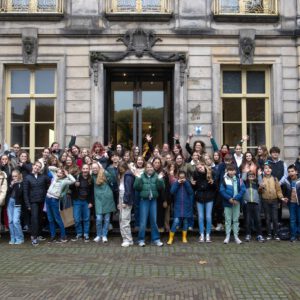 Groepsfoto De Nieuwe Vincent voor het NoordBrabants Museum