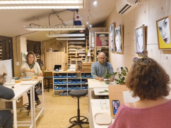 Werken aan je eigen project of nieuwe technieken leren.